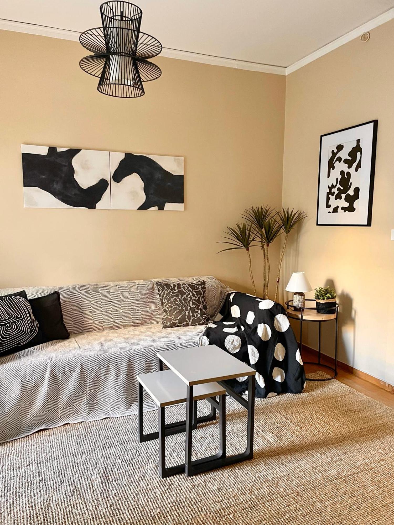 Comfy And Spacious Two Bedroom Apartment With Balcony Athena Bagian luar foto